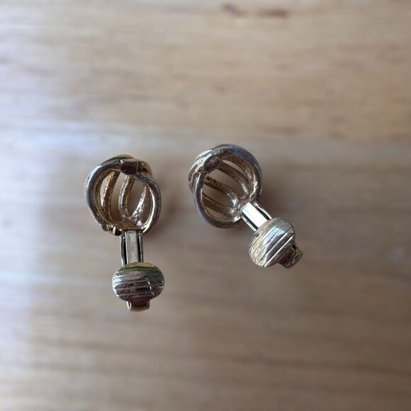 Vintage Christian Dior Clip Earrings Gold Plated Designer Fashion Jewelry 5/8" - Picture 7 of 10